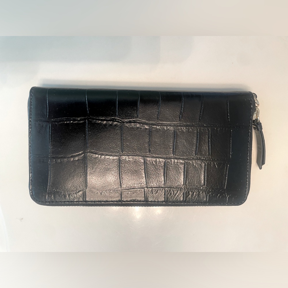 Antiono Melani like new black wallet